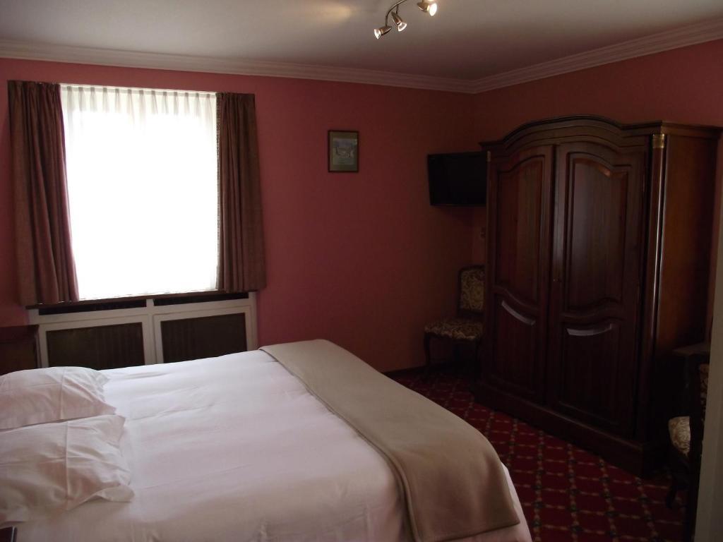 Hostellerie Au Cygne Wissembourg Szoba fotó